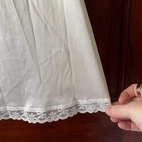 Vintage Warner’s Slip Skirt White Nylon Lace Trim, Sheer Underskirt, Size Medium - Picture 3 of 7
